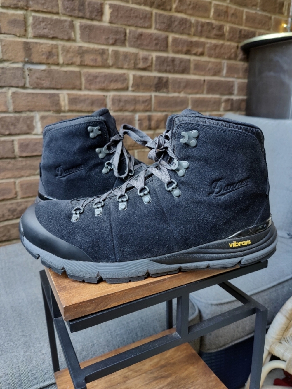 Danner Mens 12 Mountain 600 4.5 Hiking Boots Waterproof Black Suede Vibram